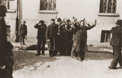 Społeczeństwo polskie podczas II wojny światowej. Społeczeństwo polskie podczas II wojny światowej.